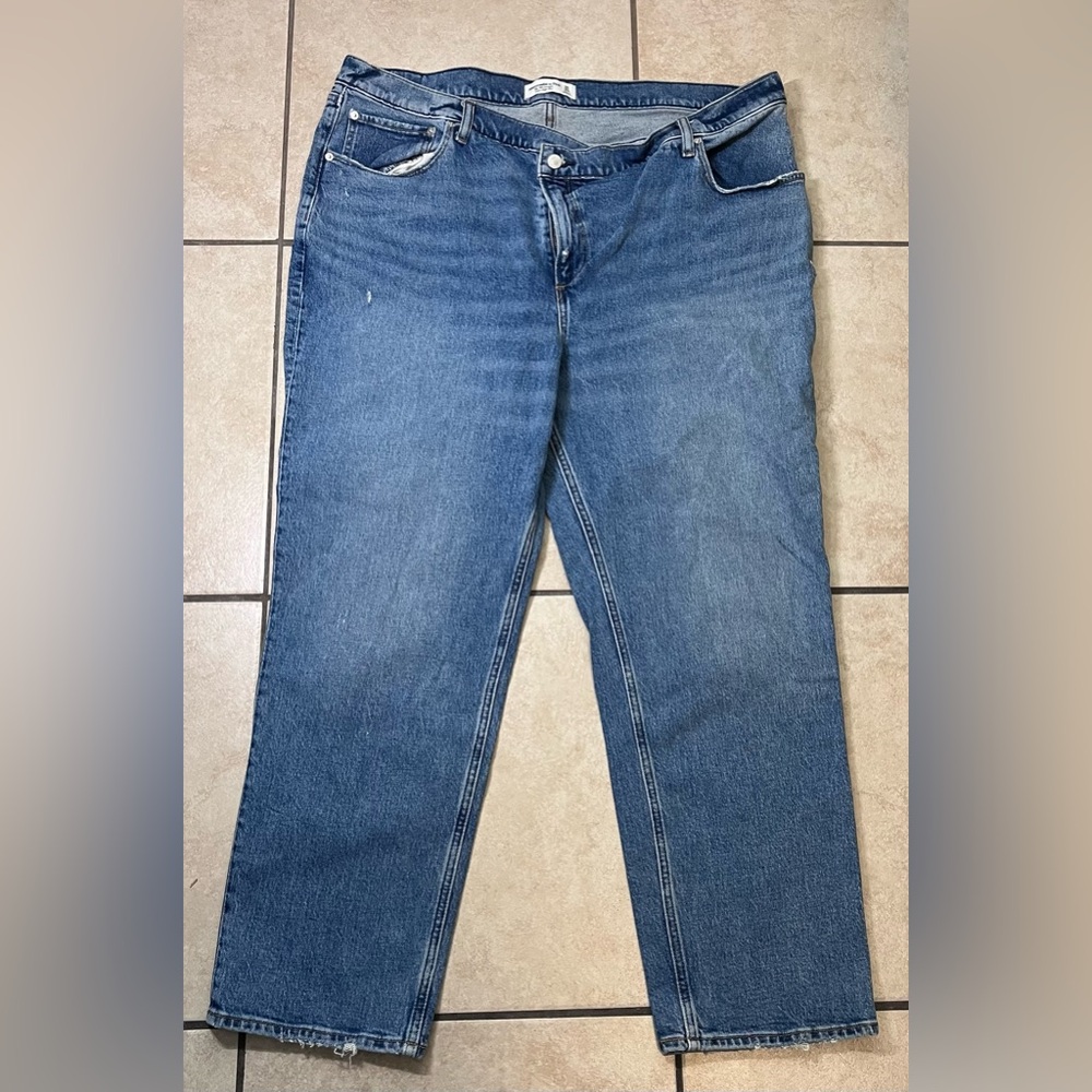 Abercrombie & fitch women’s Size‎ 20S The 90’s Straight Ultra High Rise Jeans